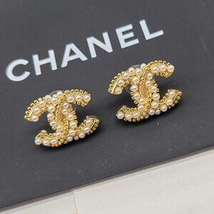 ✅✅✅Chanel earrings💯